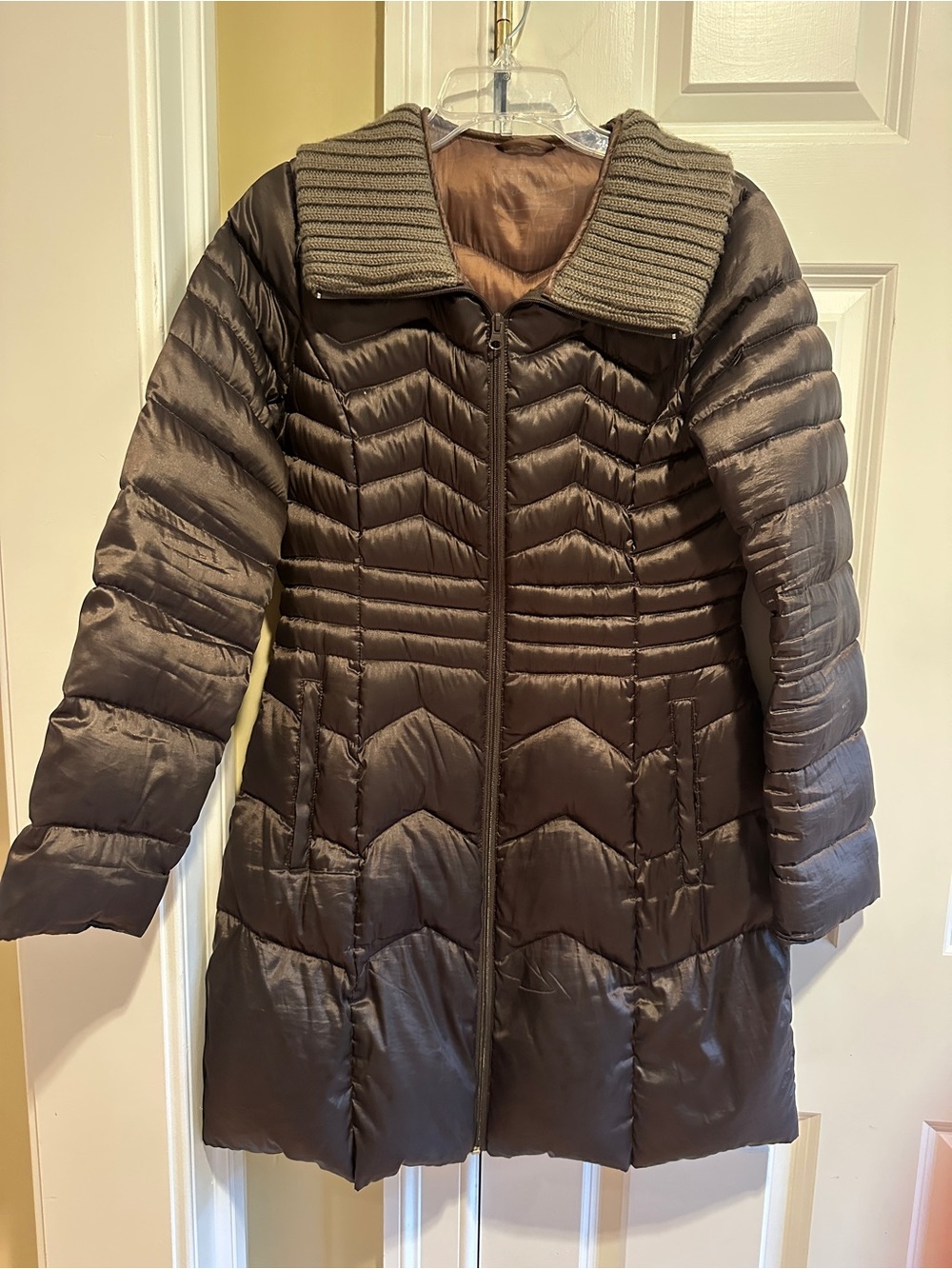 Bernardo Goose Down Puffer Coat Women’s S Brown Chevron Knit Collar